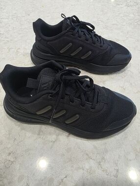 Youth Adidas Size 5 Black